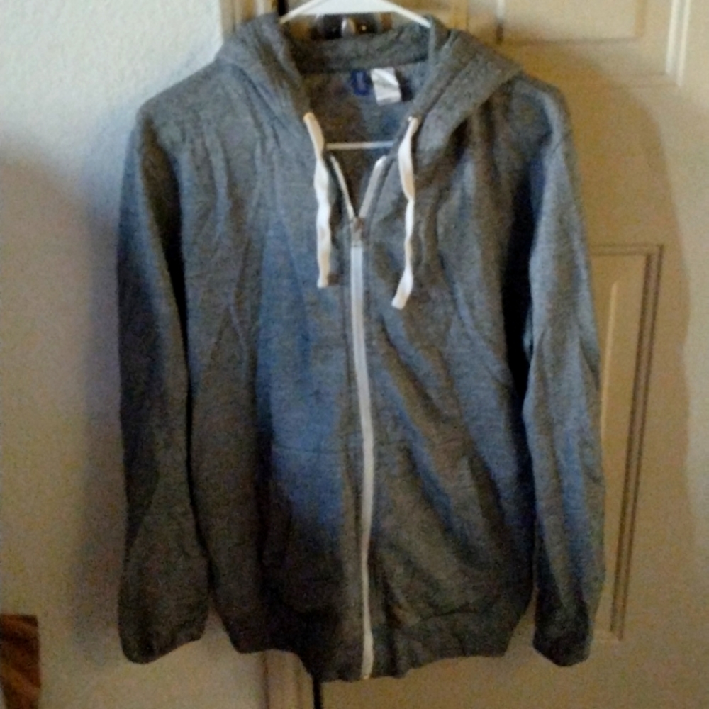 EUC DIVIDED SIZE LARGE GRAY HOODIE WITH POCKETS.